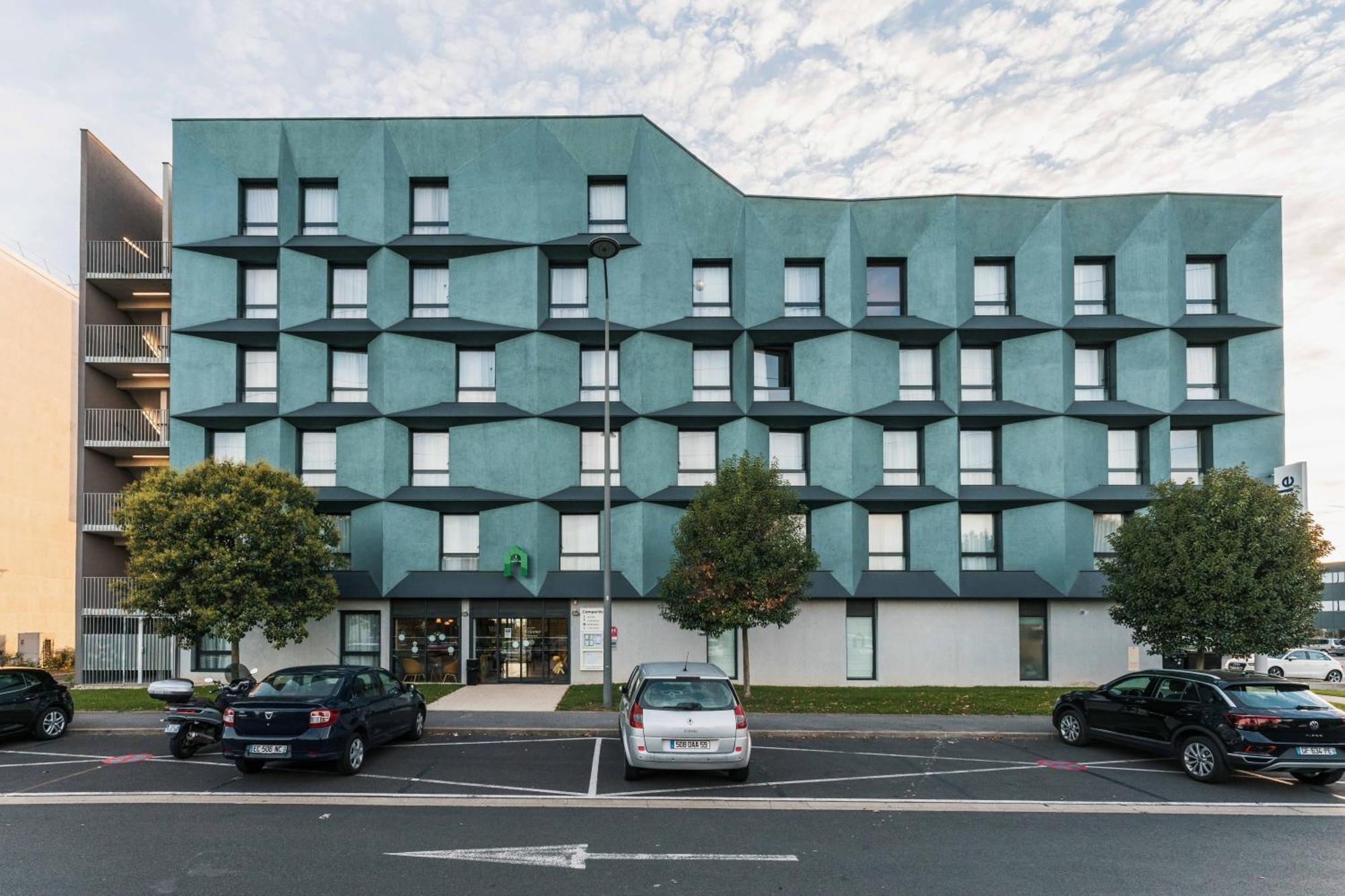 Campanile Rungis - Orly Hotel Chevilly-Larue Exterior photo